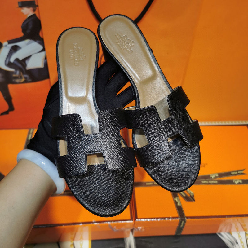 Hermès White Crisscross Strap Sandals - Toe Detail View