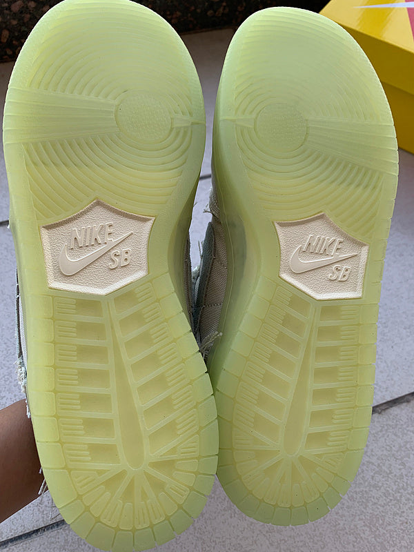 Nike Men's & Women's Luxury Lifestyle Trainers — Style 195 detail view