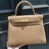  Streamlined structured bag front view 7