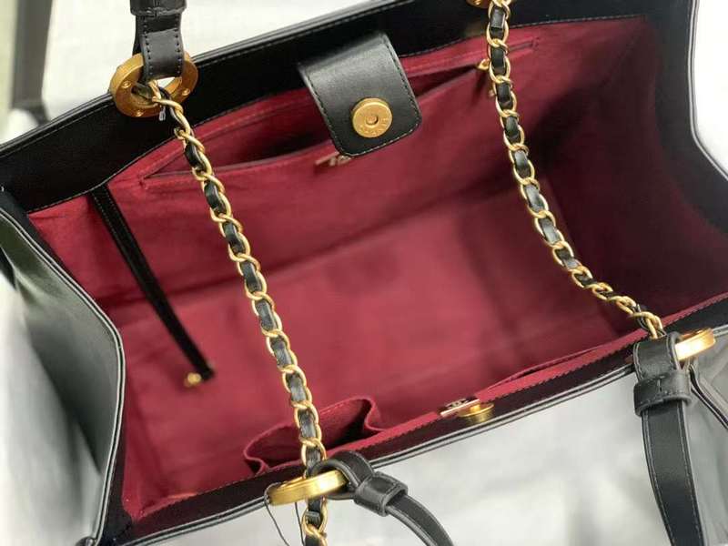 Zivas Charm Sleek Silhouette Luxury Handbag (Everyday Luxury Essential) – Full Silhouette