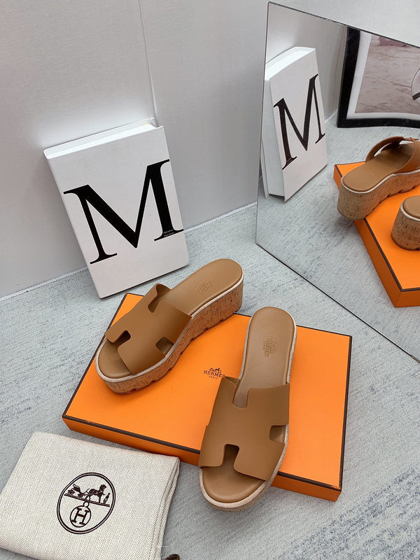 Hermès White Pointed-Toe Stiletto Heels - Angled View