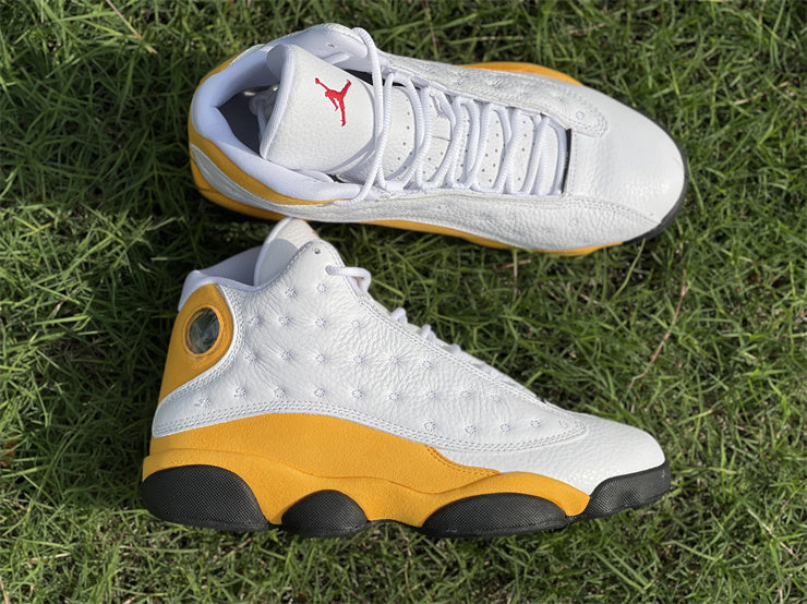 Nike Men's & Women's Designer Low-Top Shoes — Style 233 front view
