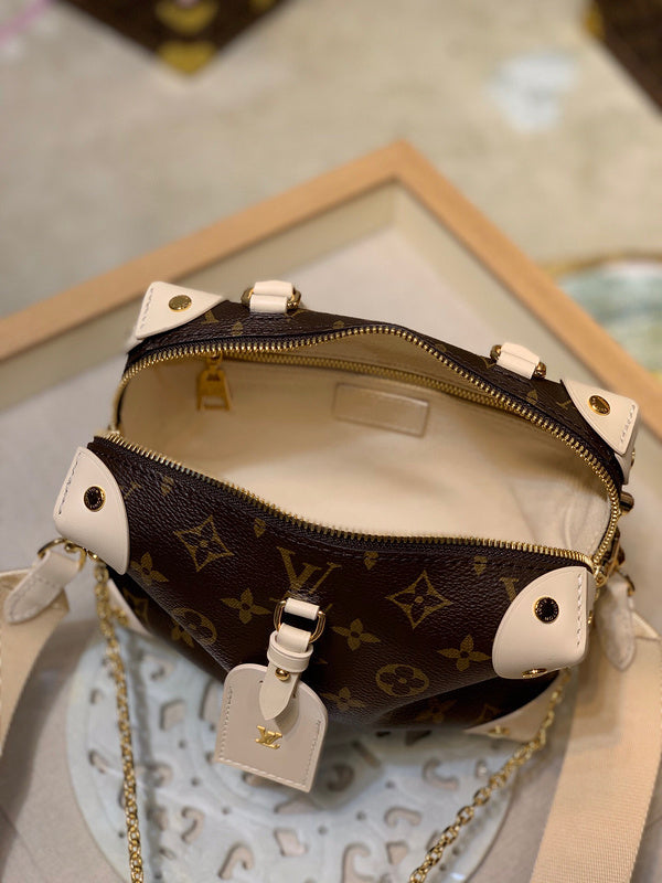 Front view of everyday-luxe sleek women's handbag – women's everyday handbag
