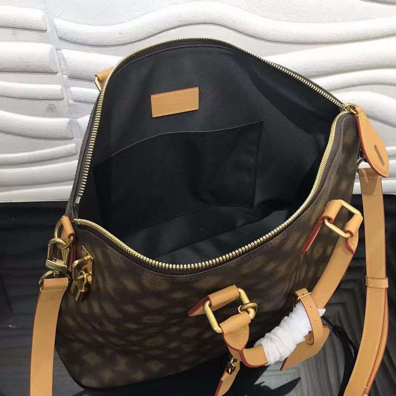 Front view of premium everyday-luxe women's handbag – women's everyday handbag