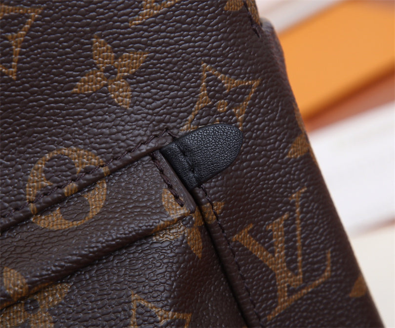  Sophisticated tote bag front view 7
