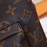  Sophisticated tote bag front view 7