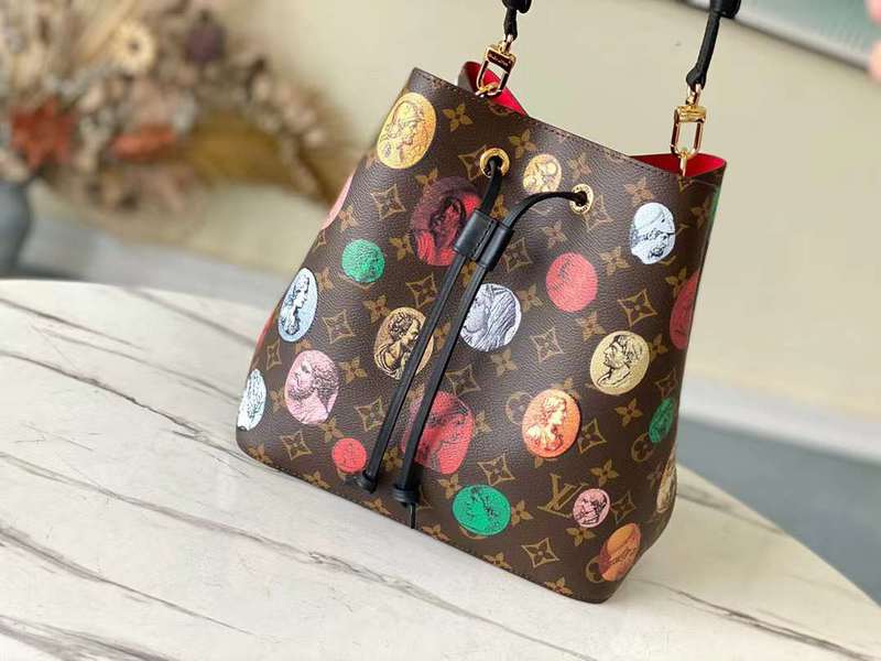 Front view of modern classic women's handbag – women's luxury handbag