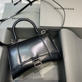 Zivas Charm Signature Style Premium Handbag (Premium Everyday Carry) – Lifestyle Shot