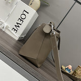  minimalist shoulder bag styled with outfit 30