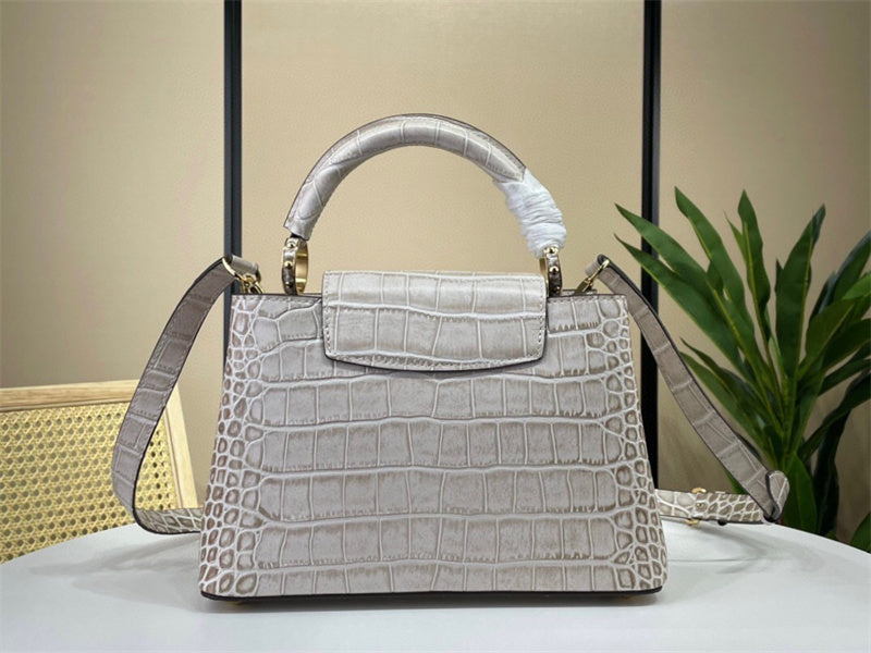  crossbody bag interior and compartment view 9