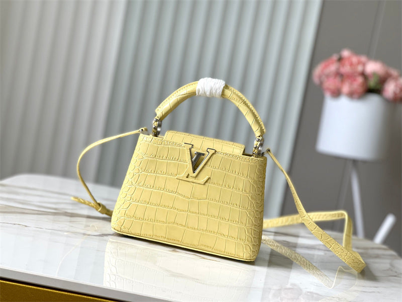  timeless everyday bag detail view showing craftsmanship 38