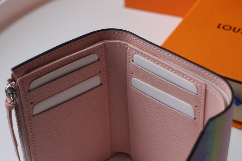 Handle and strap detail of modern chic women's handbag – women's designer-style accessory