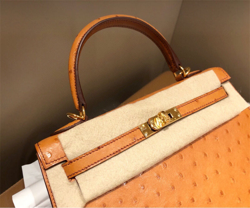  modern carryall bag styled with outfit