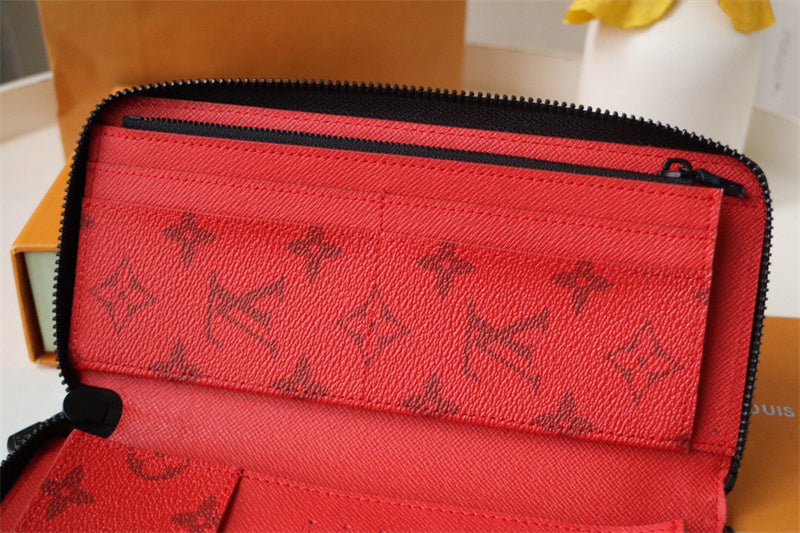  sleek tote bag detail view showing craftsmanship 8