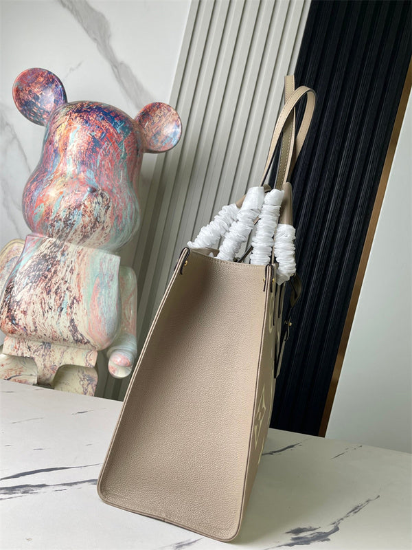  Signature shoulder bag carried on shoulder 22