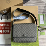 Handle and strap detail of modern premium women's handbag – women's luxury accessory