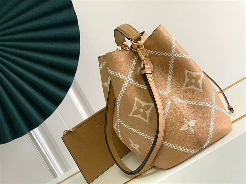  handbag interior and compartment view