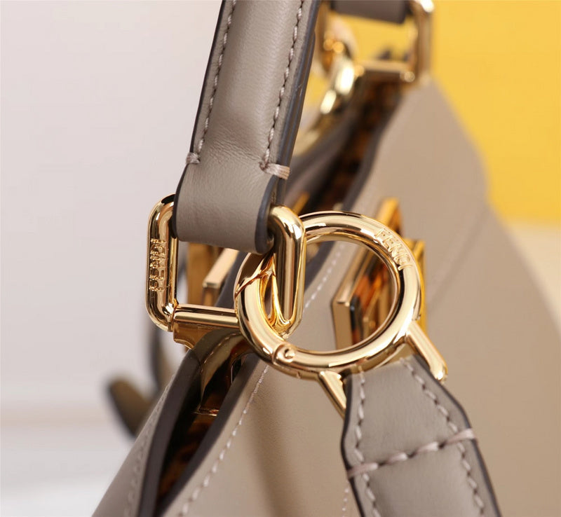 Ziva's Charm handbag – close-up view (Standard Size)