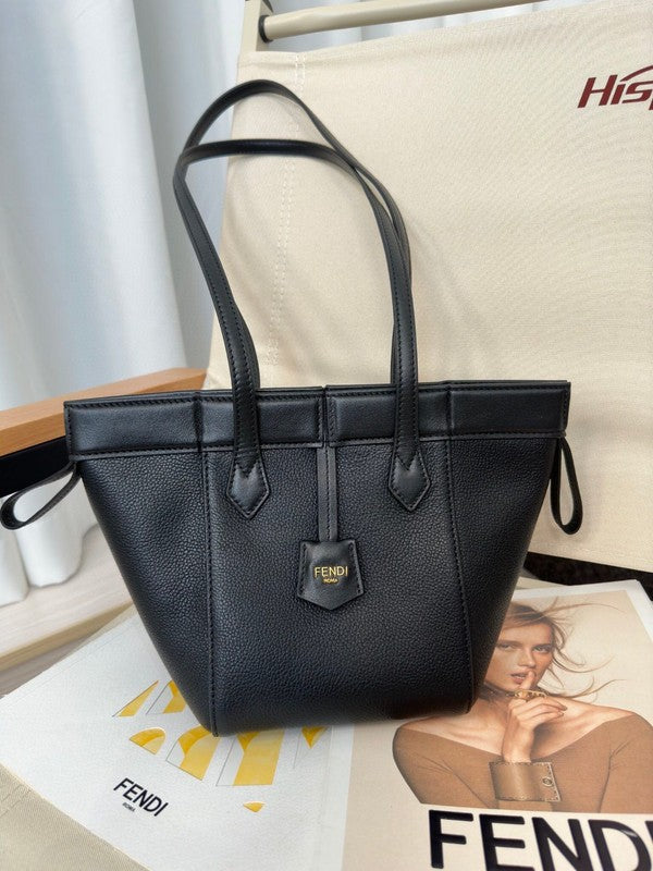 Ziva's Charm handbag – product shot (15cm*18.5cm*18cm)