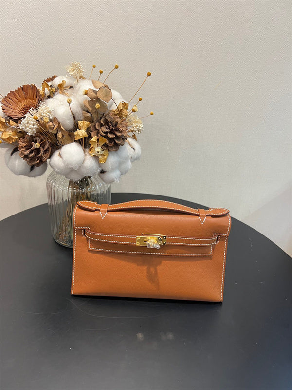  signature shoulder bag detail view showing craftsmanship 8