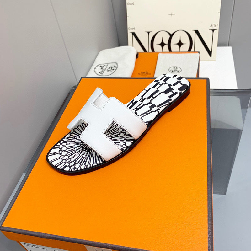 Hermes sandals Style 192 - top view showing design