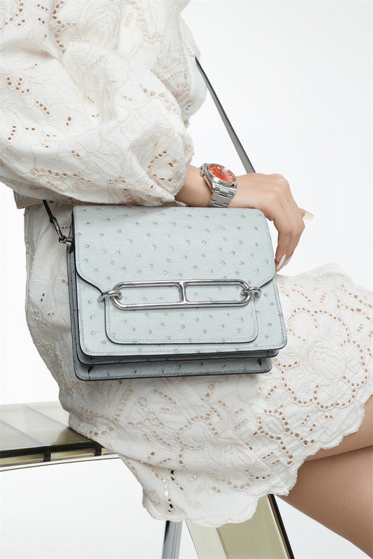  smart carryall bag detail view showing craftsmanship