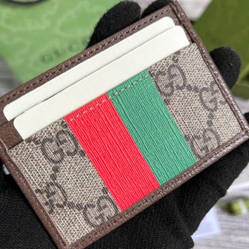 Close-up detail of premium modern women's handbag – women's everyday handbag