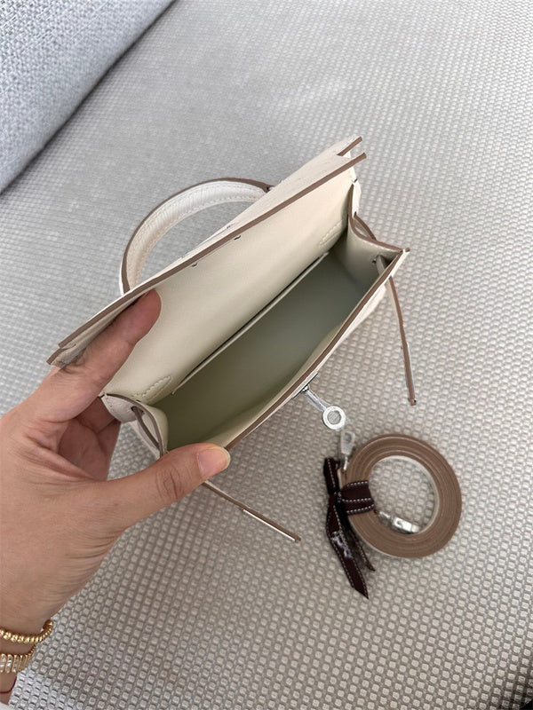  Effortless handbag carried on shoulder