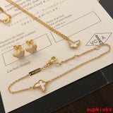 Front view of Van Cleef & Arpels unisex jewelry piece