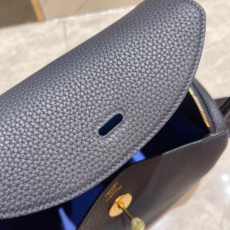 Effortless handbag styled for everyday wear
