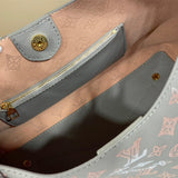  Effortless carryall bag front view 7