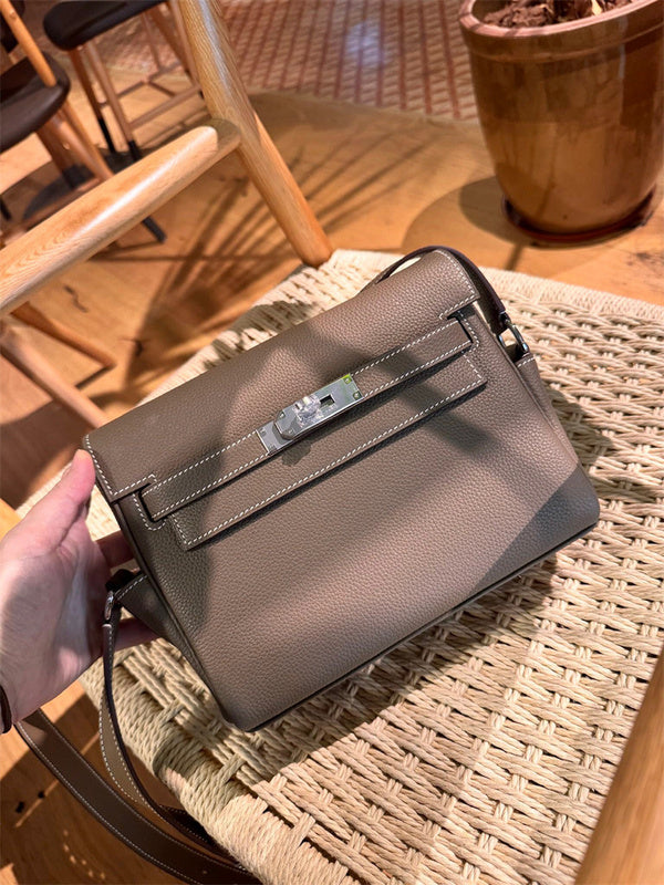 Interior view of fluid premium bag