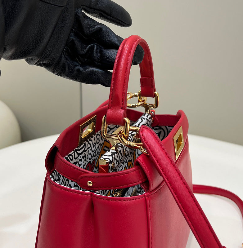 Ziva's Charm handbag – interior view (27cm*7cm*18cm)