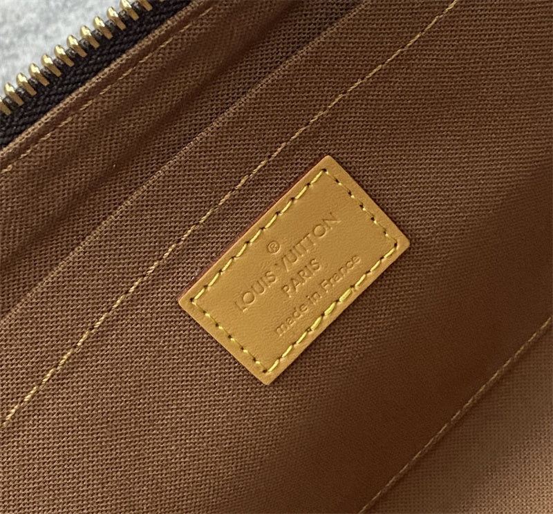  Graceful satchel carried on shoulder 10