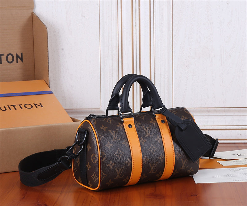  carryall bag interior and compartment view