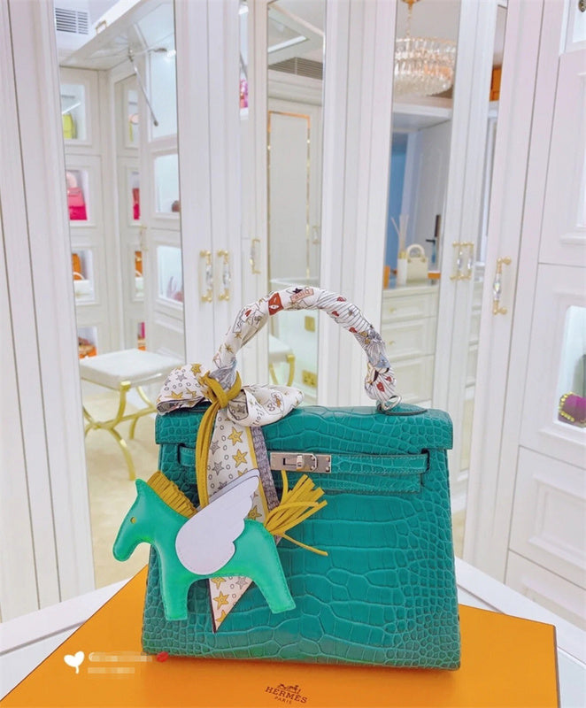 Side view of streamlined structured handbag