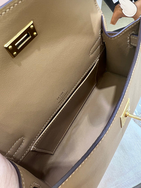 Interior view of streamlined premium bag