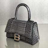 Zivas Charm Polished Finish Statement Handbag (Everyday Luxury Essential) – Full Silhouette