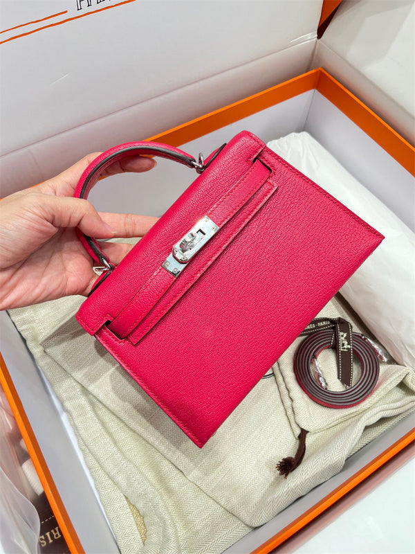 Modern shopper bag front view