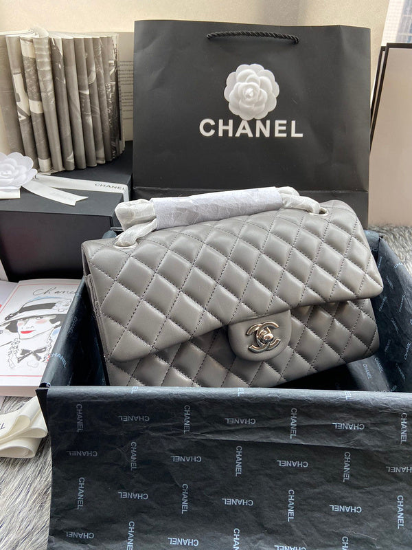  women's handbag, mid design, view 1