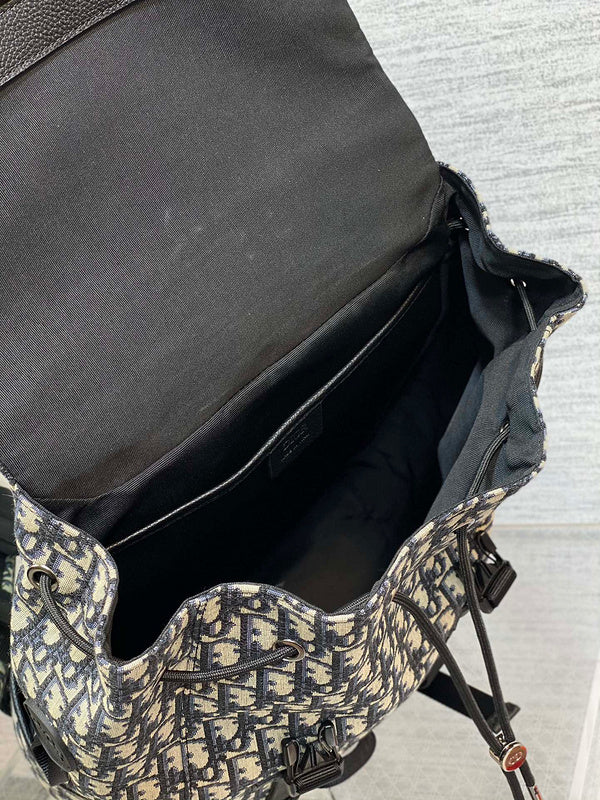 Front view of elevated classic women's handbag – women's premium purse