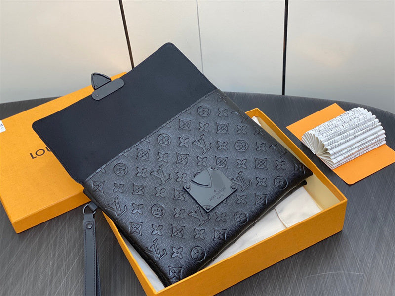  refined carryall bag styled with outfit