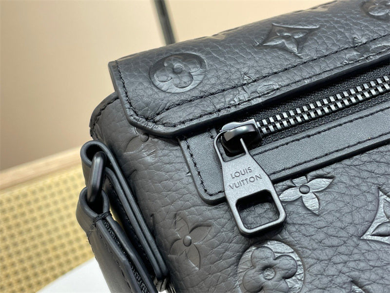  top-handle bag close-up of hardware and finish