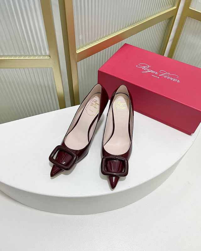 Back view of Roger Vivier luxury piece style No.095