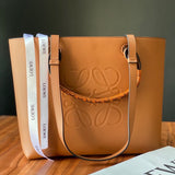 Ziva's Charm handbag – detail view (29cm*25cm*14cm)