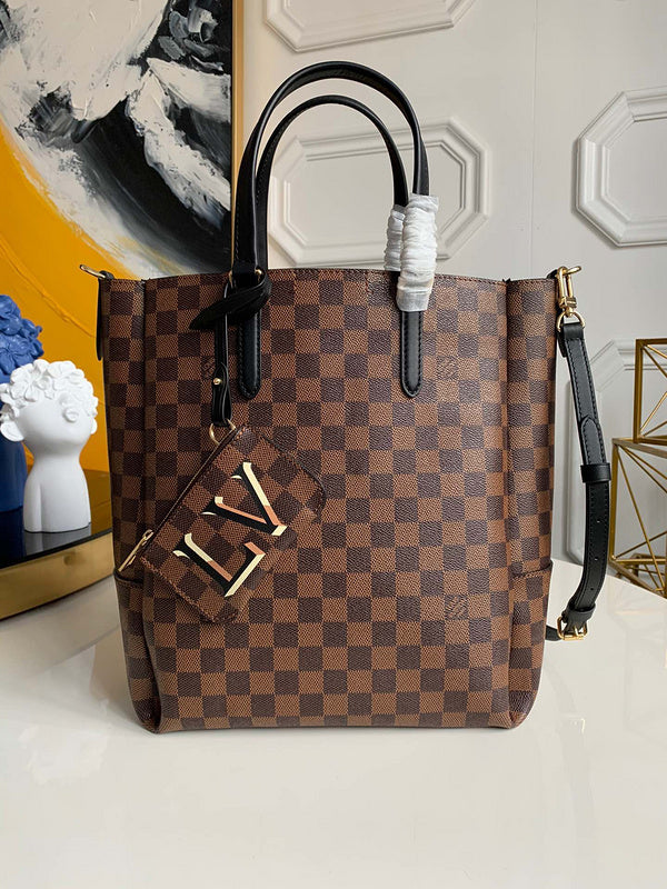 Side profile of everyday-luxe premium women's handbag – women's statement bag