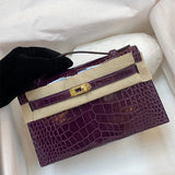  smart carryall bag styled with outfit 12