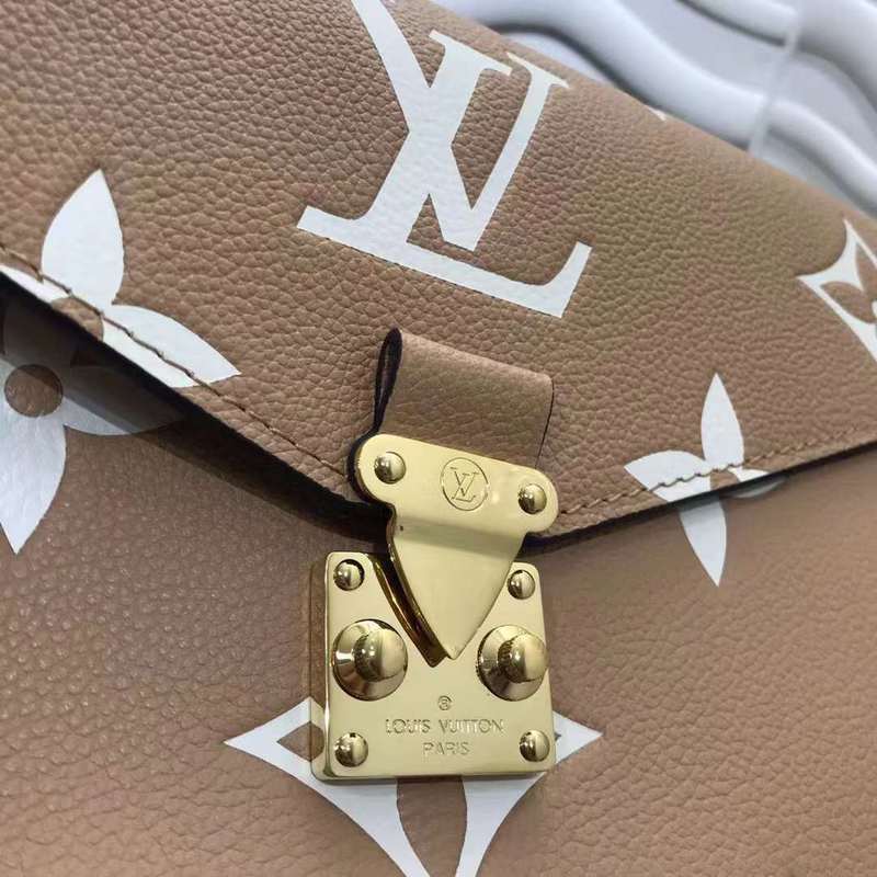 Back view of structured polished women's handbag – women's luxury accessory