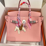  Streamlined shopper bag front view 7