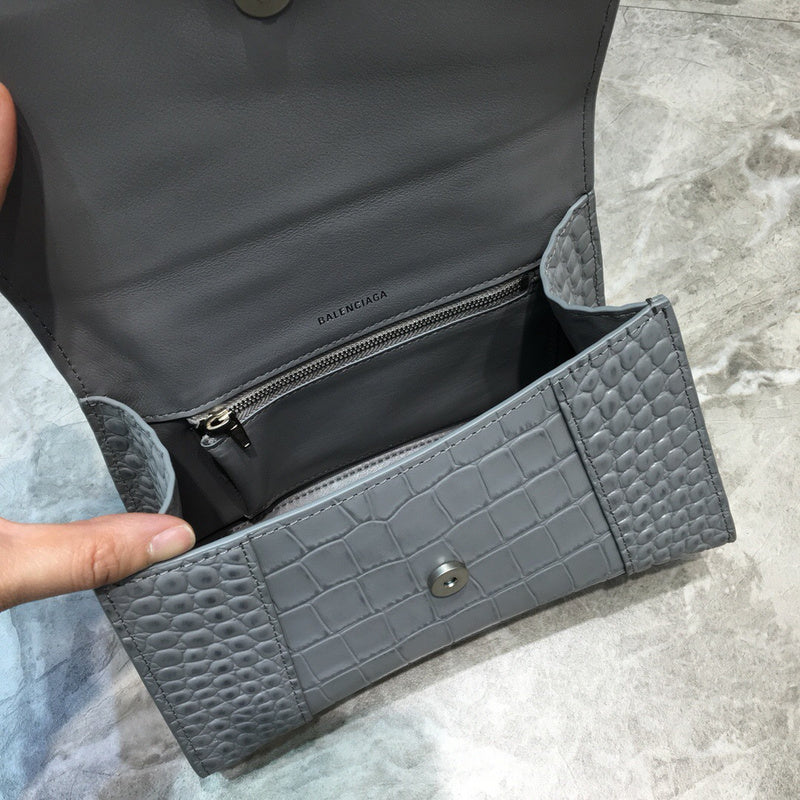 Sleek Premium PU Leather Handbag - Polished Finish | Women's Premium Handbag #868 - texture close-up (image 9) of designer-inspired handbag